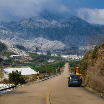 进山的路