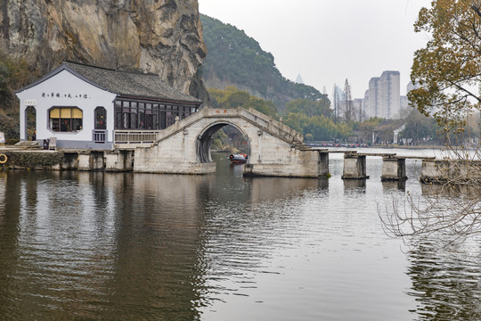 绍兴东湖风景区