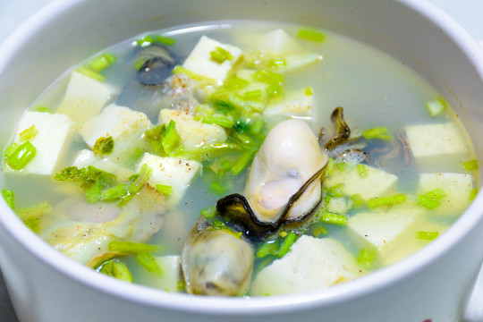 一碗牡蛎豆腐汤