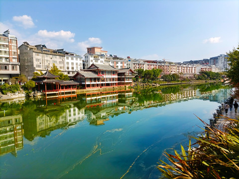 湄江风景