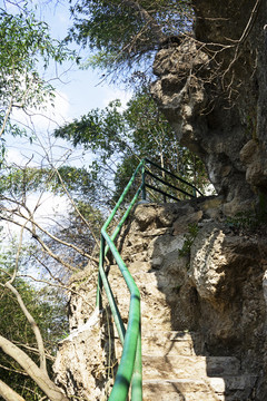 幕府山陡峭的山路