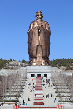 尼山圣境孔子像