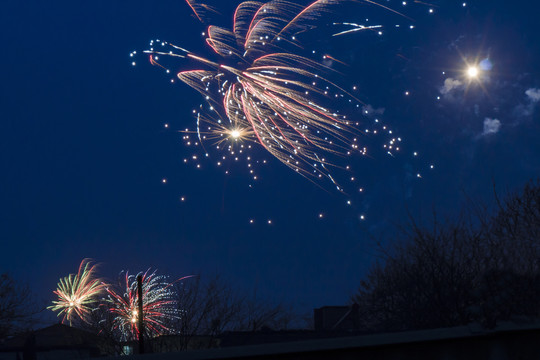 夜空爆炸的烟花