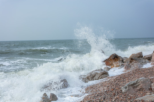 海浪礁石