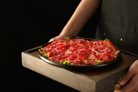 火锅涮菜现切牛肉