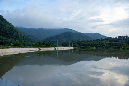 山水湖泊