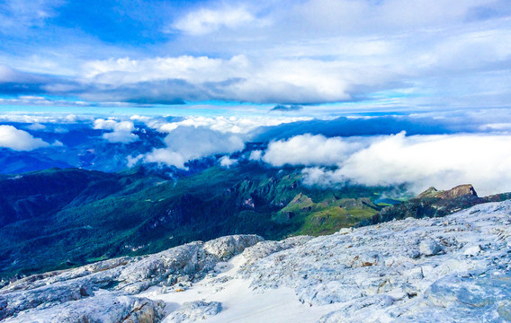 香格里拉哈巴雪山