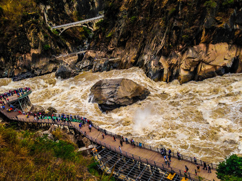 虎跳峡风光壁纸