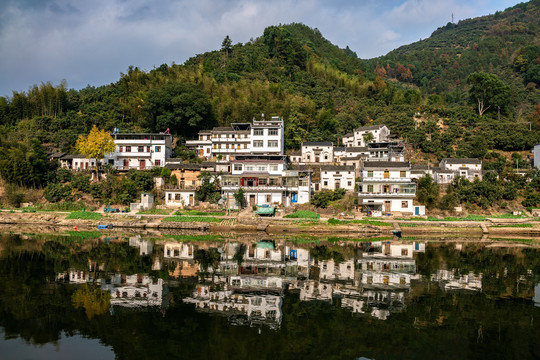 新安江山水画廊