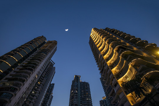 城市小区夜景