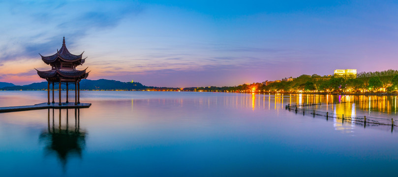 西湖夜景风光