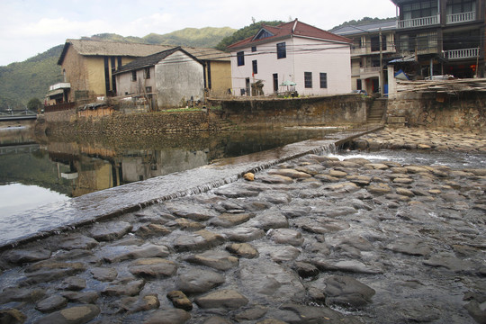 山村溪流