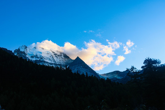 湖光山色