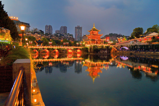 甲秀楼夜景