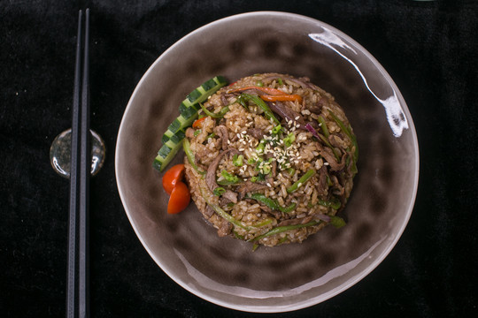 青椒牛肉炒饭