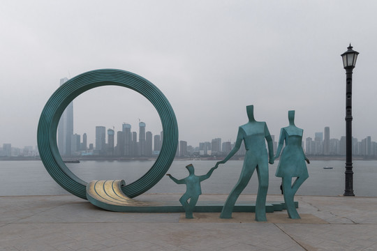 汉口江滩地标雕塑
