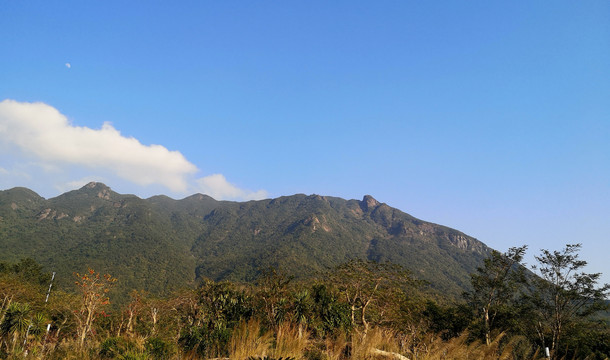 深圳七娘山峰