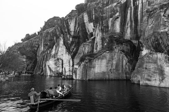 绍兴东湖风景区