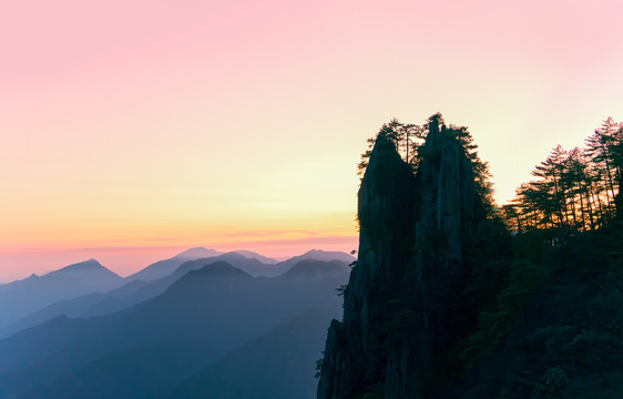 江西羊狮慕大峡谷日月峰日落