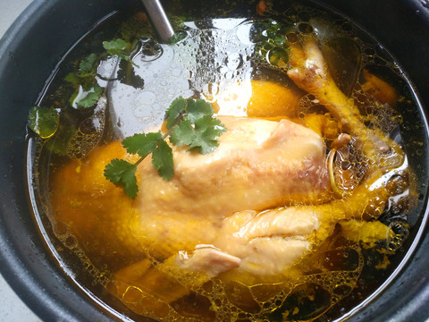 砂锅母鸡汤