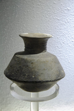 崧泽文化泥质灰陶壶