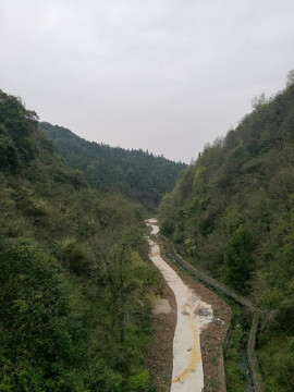 山峰道路