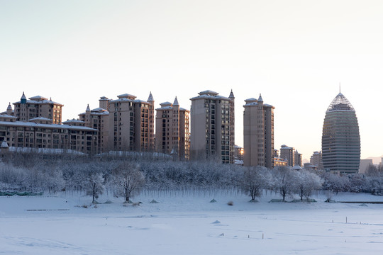 雪后日出