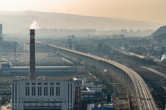 甘肃天水铁路穿过城市