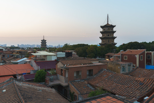 泉州开元寺东西塔日出景观