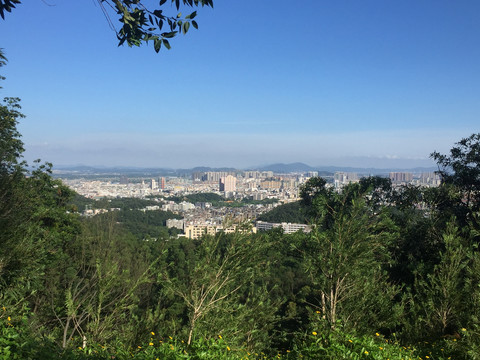 圭峰山俯瞰会城美景