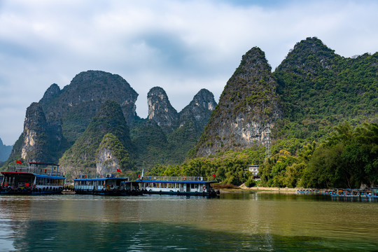 广西桂林山水阳朔兴坪漓江风光