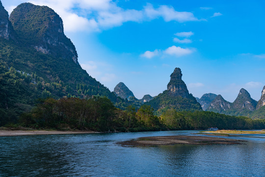 广西桂林山水阳朔兴坪漓江风光