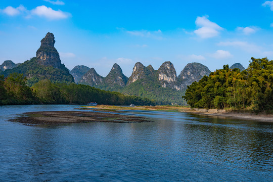 广西桂林山水阳朔兴坪漓江风光