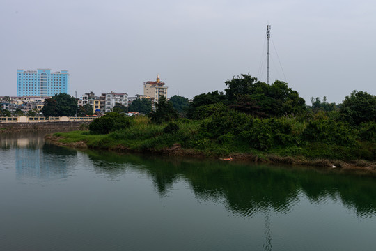 广西东兴国门景区北仑河两岸