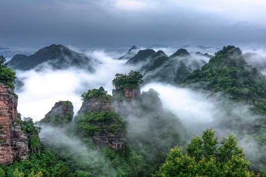 烟雨五指峰