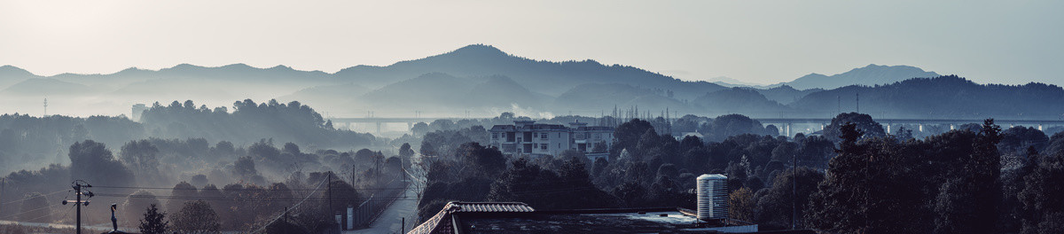 吐霞村后乐坪清晨全景