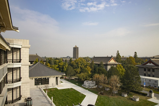 北京大学图书馆与博雅塔