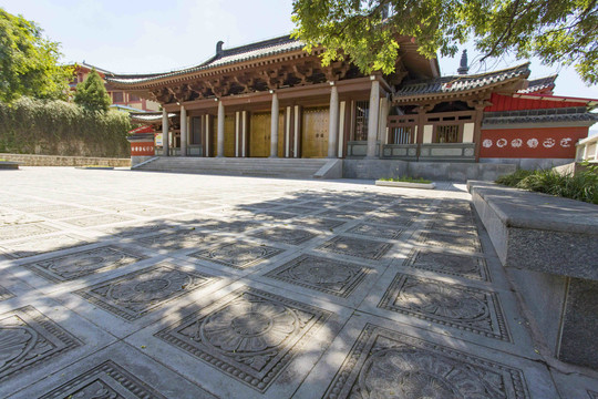 宝鸡中华石鼓园之石鼓寺砖雕地面