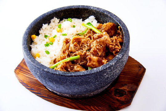 肥牛拌飯