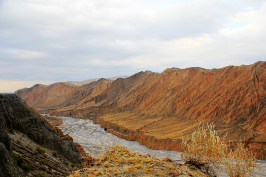 新疆独库公路独山子大峡谷