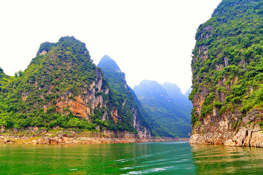 万峰湖峡谷