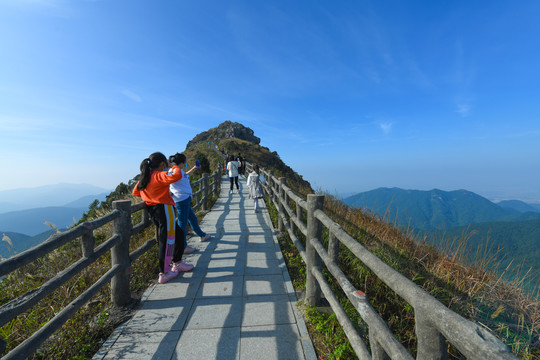 银屏山云梯