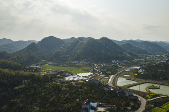 湖北宜昌架锅山村风光