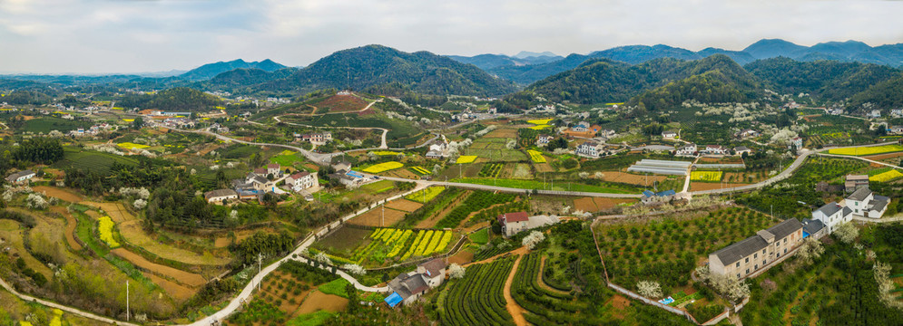 湖北宜昌架锅山村春天风光