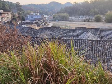 高山瓦房屋