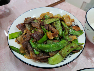 荷蘭豆炒臘肉