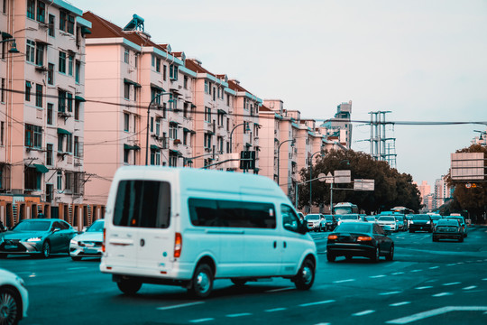 天山路街景