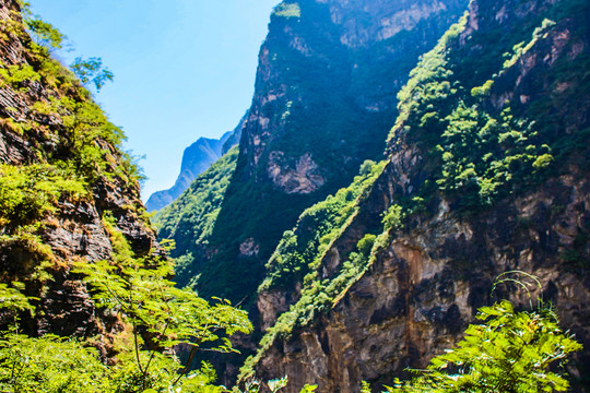 虎跳峡大峡谷