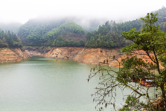 桂林资源县宝鼎山宝鼎湖风光