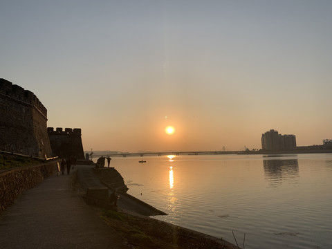 襄阳汉水夕照